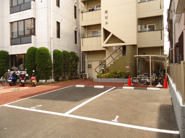 ��ʌ��������܎s��{�擌���Q���ڂ̃}���V�����̒��ԏ�