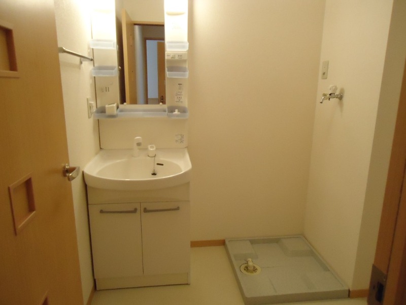 ��ʌ��������܎s�k��{�����̃A�p�[�g�̐��ʏ�