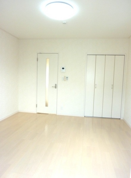 ��ʌ��������܎s�Y�a��O�n�Q���ڂ̃A�p�[�g�̋��ԁE���r���O