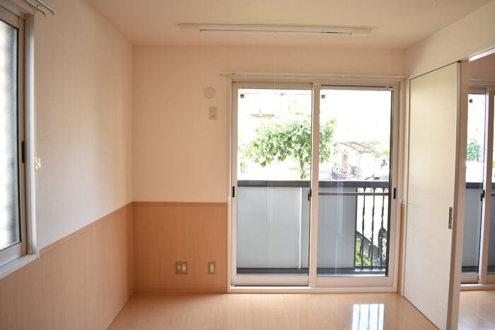 ��ʌ��������܎s�k��{�����̃A�p�[�g�̋��ԁE���r���O