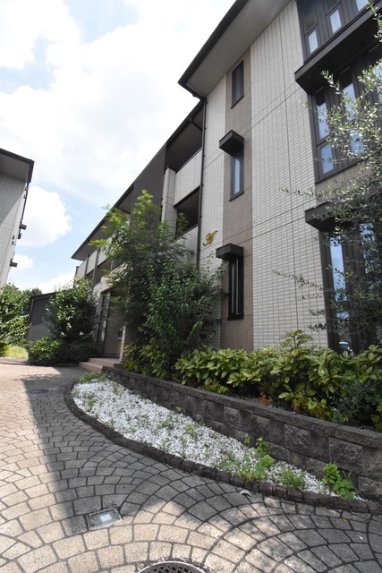 ��ʌ��������܎s��{��O���P���ڂ̃A�p�[�g�̃G���g�����X