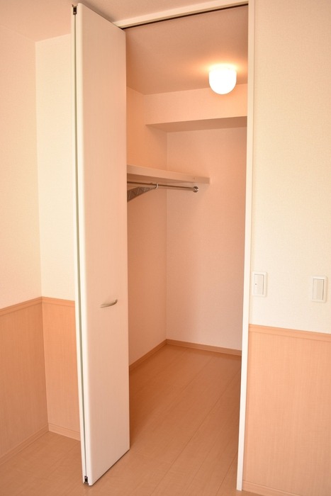 ��ʌ��������܎s�k��{�����̃A�p�[�g�̎��[