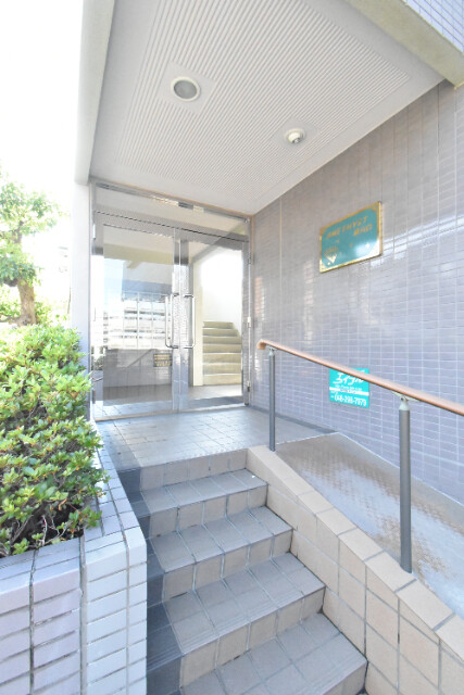 ��ʌ�����s�����P���ڂ̃}���V�����̃G���g�����X