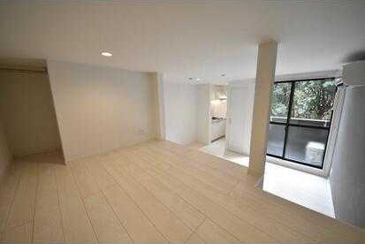 ��ʌ��������܎s������厚���[��̃A�p�[�g�̃o���R�j�[