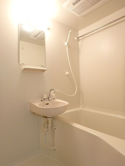 ��ʌ��������܎s�k��y�C���P���ڂ̃A�p�[�g�̐��ʏ�