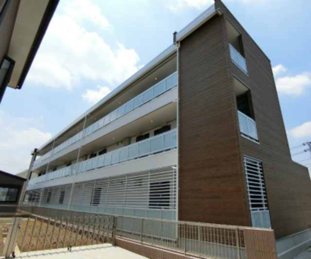 ��ʌ������s���v��̃A�p�[�g�̌����O��