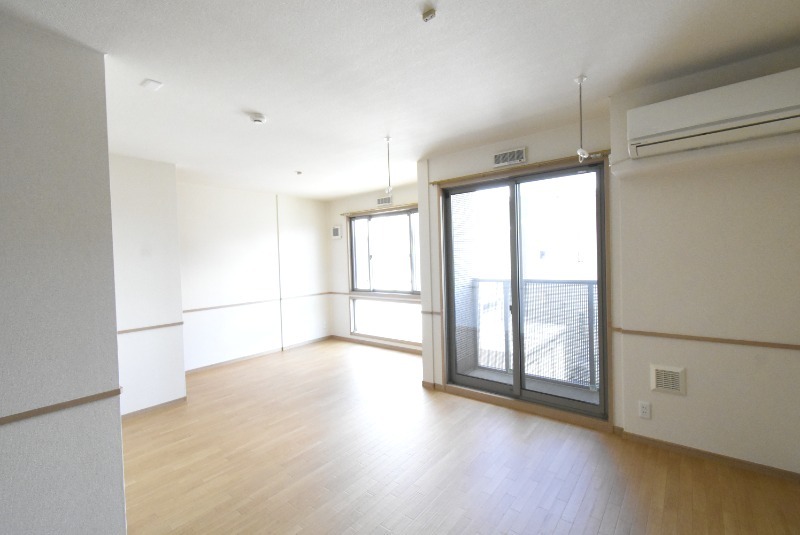 ��ʌ��������܎s��{��O���P���ڂ̃A�p�[�g�̂��̑������E�X�y�[�X