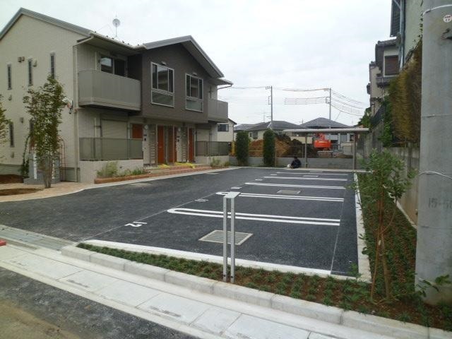 ��ʌ��������܎s��{��O���P���ڂ̃A�p�[�g�̒��ԏ�