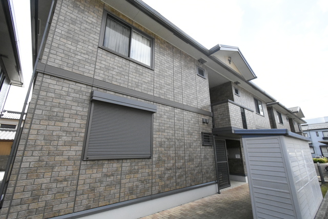 ��ʌ��������܎s�k�捡�H���̃A�p�[�g�̌����O��