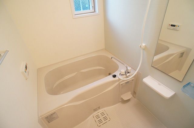 ��ʌ�����s����R���ڂ̃A�p�[�g�̃o�X