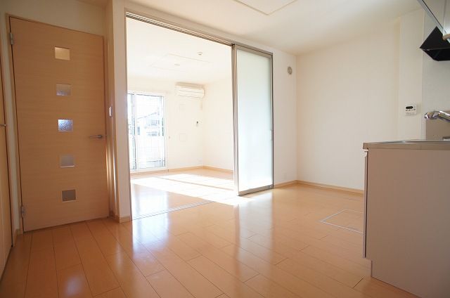 ��ʌ�����s����R���ڂ̃A�p�[�g�̂��̑������E�X�y�[�X