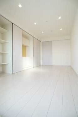 ��ʌ��z�J�s���C�N�^�E���U���ڂ̃}���V�����̋����E���r���O