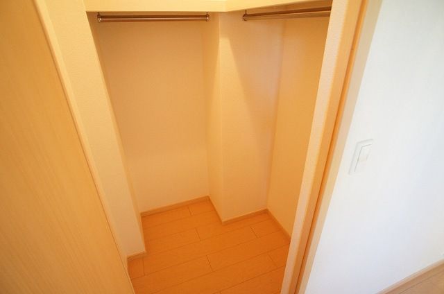 ��ʌ�����s����R���ڂ̃A�p�[�g�̎��[