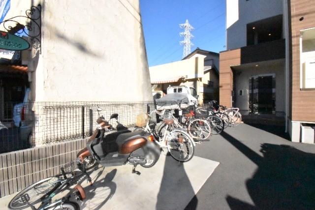 ��ʌ��z�J�s���������̃A�p�[�g�̂��̑�