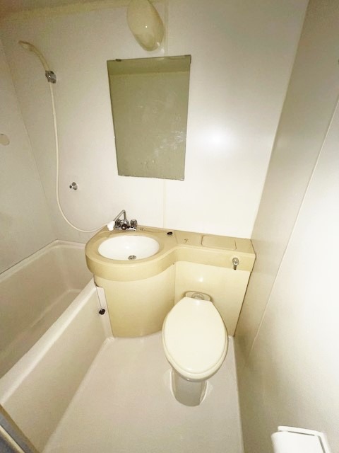 ��ʌ������s�a���S���ڂ̃}���V�����̃o�X