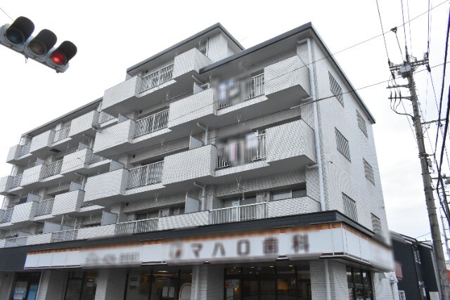 ��ʌ������s�a���S����7-21�̃}���V�����̌����O��