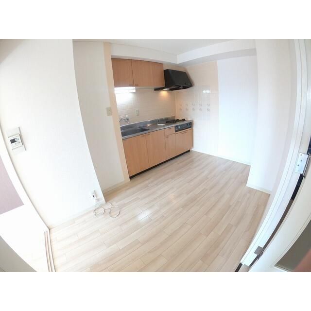 ��ʌ��t�����s���Ǔ��R���ڂ̃A�p�[�g�̃L�b�`��