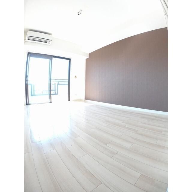 ��ʌ��t�����s���Ǔ��R���ڂ̃A�p�[�g�̋����E���r���O