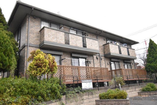 ��ʌ��������܎s�k��g�쒬�P����377-1�̃A�p�[�g�̌����O��