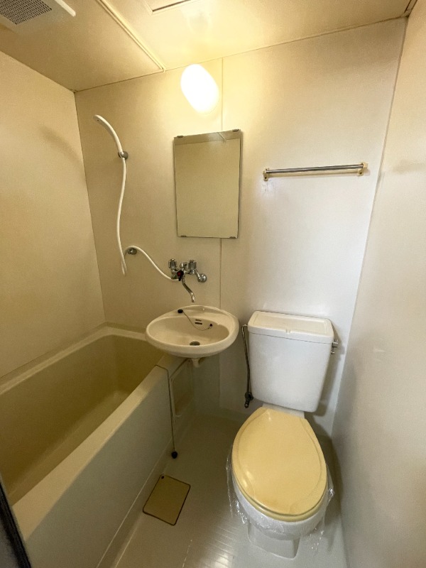 ��ʌ��������܎s���ւP���ڂ̃A�p�[�g�̃o�X