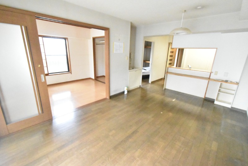 ��ʌ��������܎s�΋擌���Q���ڂ̃}���V�����̋��ԁE���r���O