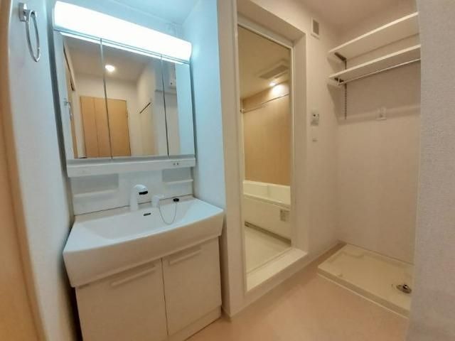 ��ʌ��@�c�s���m�؂P���ڂ̃A�p�[�g�̐��ʏ�