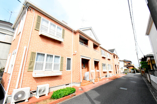 ��ʌ��������܎s��΋���K���̃^�E���n�E�X�̃G���g�����X