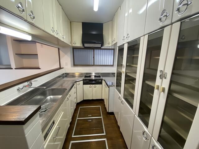 ��ʌ��z�J�s�_�����Q���ڂ̈�ˌ��ẴL�b�`��