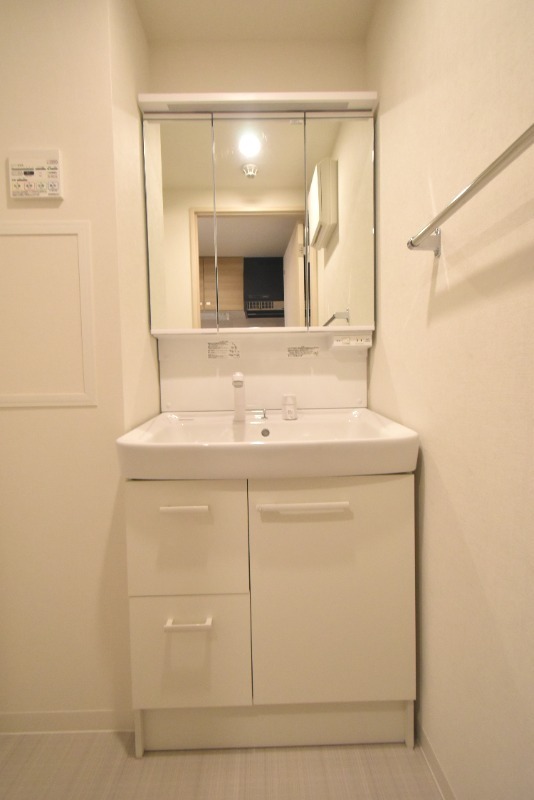 ��ʌ��������܎s������厚�������̃}���V�����̐��ʏ�