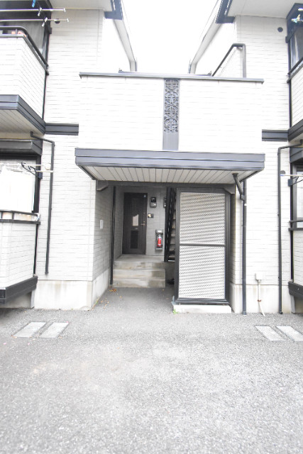 ��ʌ��������܎s�k�捡�H���̃A�p�[�g�̃G���g�����X