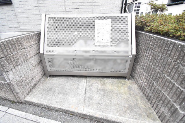 ��ʌ��������܎s�k�捡�H���̃A�p�[�g�̂��̑�