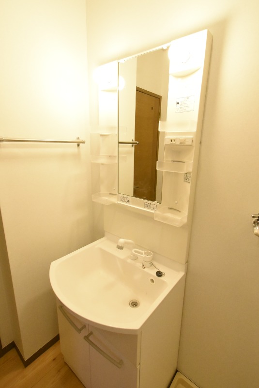 ��ʌ��������܎s����厚���V�n�̃A�p�[�g�̐��ʏ�