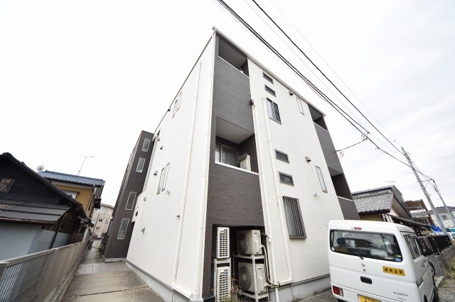 ��ʌ��������܎s��΋�{���R���ڂ̃A�p�[�g�̌����O��