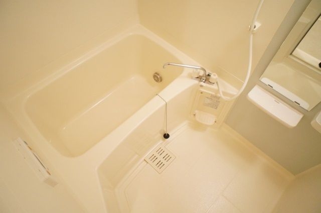 ��ʌ��k�����S�ɓޒ������j�Q���ڂ̃A�p�[�g�̃o�X