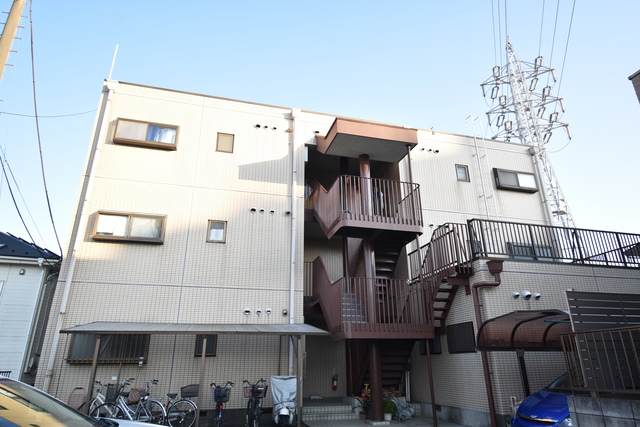 ��ʌ��������܎s��{��x�̓����P���ڂ̃}���V�����̌����O��