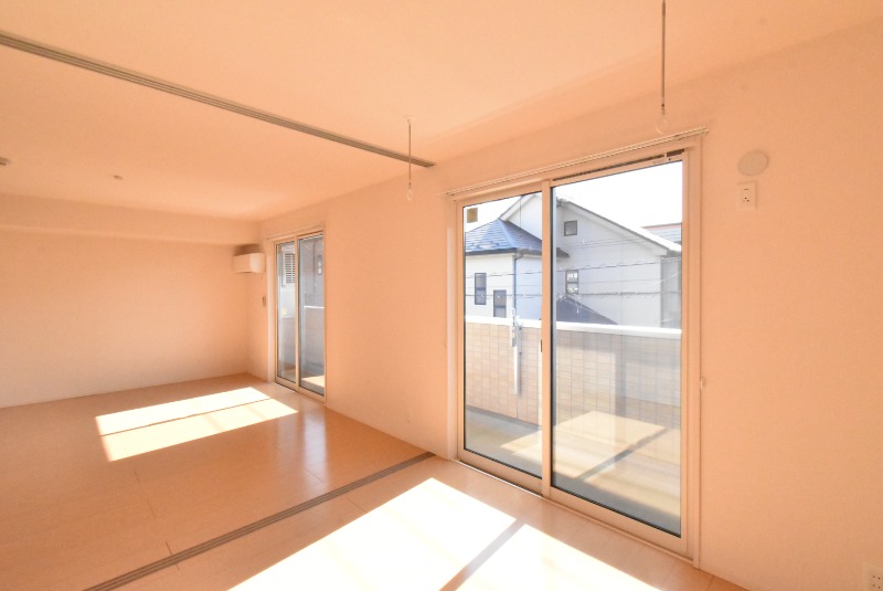 ��ʌ��z�J�s�����c���̃A�p�[�g�̂��̑������E�X�y�[�X