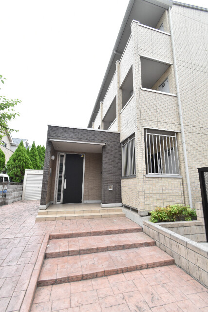 ��ʌ��z�J�s�����c���̃A�p�[�g�̃G���g�����X