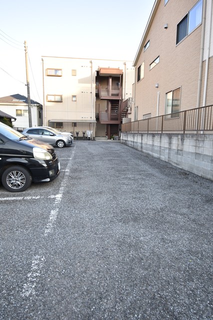 ��ʌ��������܎s��{��x�̓����P���ڂ̃}���V�����̒��ԏ�