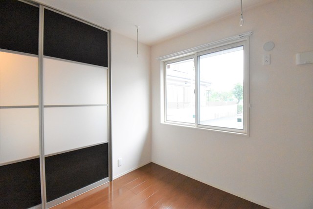 ��ʌ��z�J�s���S���ڂ̃A�p�[�g�̐Q��