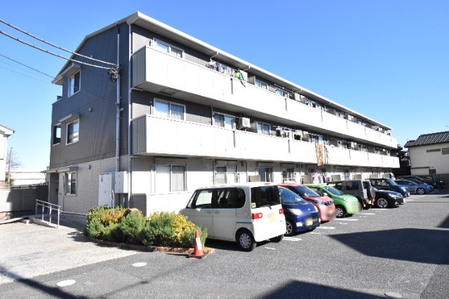 ��ʌ��z�J�s�z���J�̃A�p�[�g�̌����O��