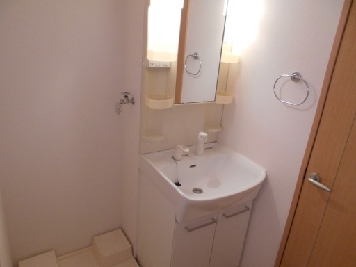 ��ʌ��z�J�s�z���J�̃A�p�[�g�̂��̑������E�X�y�[�X