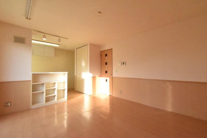 ��ʌ��������܎s�΋�厚�����̃A�p�[�g�̋��ԁE���r���O