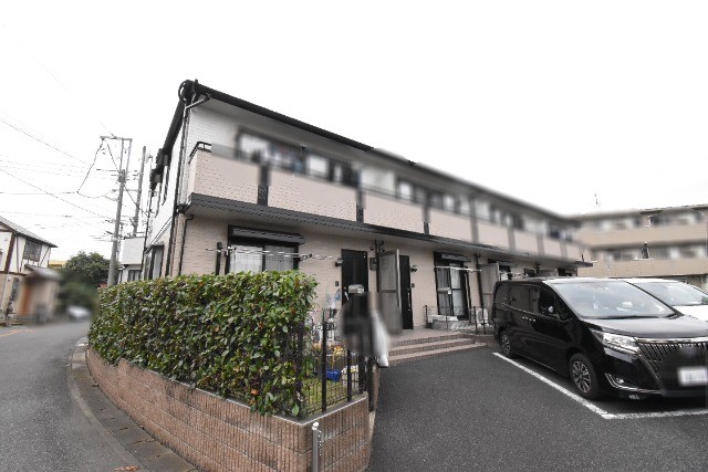 ��ʌ��z�J�s���z�J�Q���ڂ̃e���X�n�E�X�̌����O��