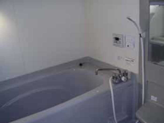 ��ʌ��z�J�s���z�J�Q���ڂ̃e���X�n�E�X�̃o�X