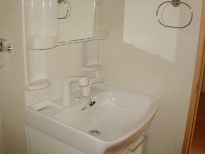 ��ʌ��z�J�s�z���J�̃A�p�[�g�̐��ʏ�