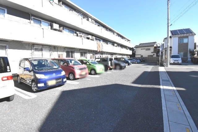 ��ʌ��z�J�s�z���J�̃A�p�[�g�̒��ԏ�