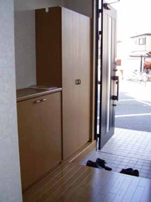 ��ʌ��z�J�s���z�J�Q���ڂ̃e���X�n�E�X�̌���