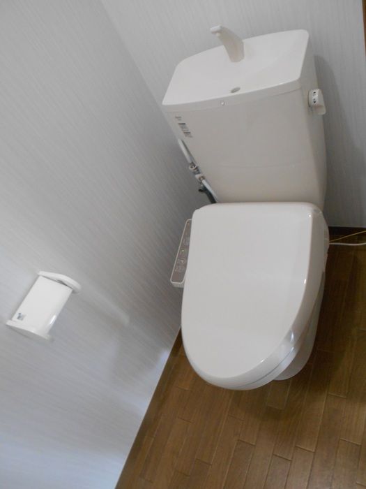 ��ʌ��z�J�s���z�J�Q���ڂ̃e���X�n�E�X�̐��ʏ�