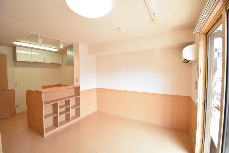 ��ʌ��������܎s����厚�w��̃A�p�[�g�̋��ԁE���r���O