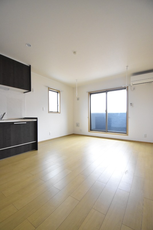 ��ʌ�����s������P���ڂ̃A�p�[�g�̋��ԁE���r���O